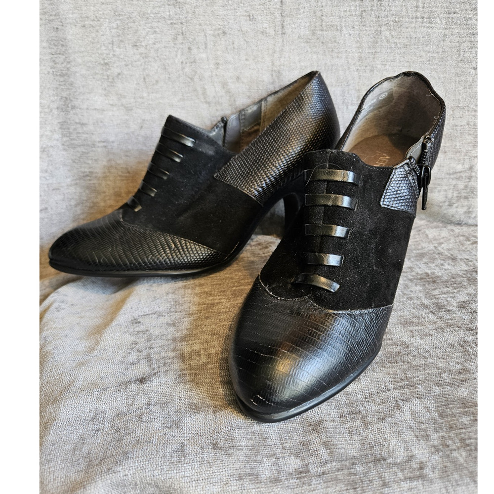 Aerosoles Women’s Black Suede/ Leather Almond Toe Side Zip Pump US 7M
